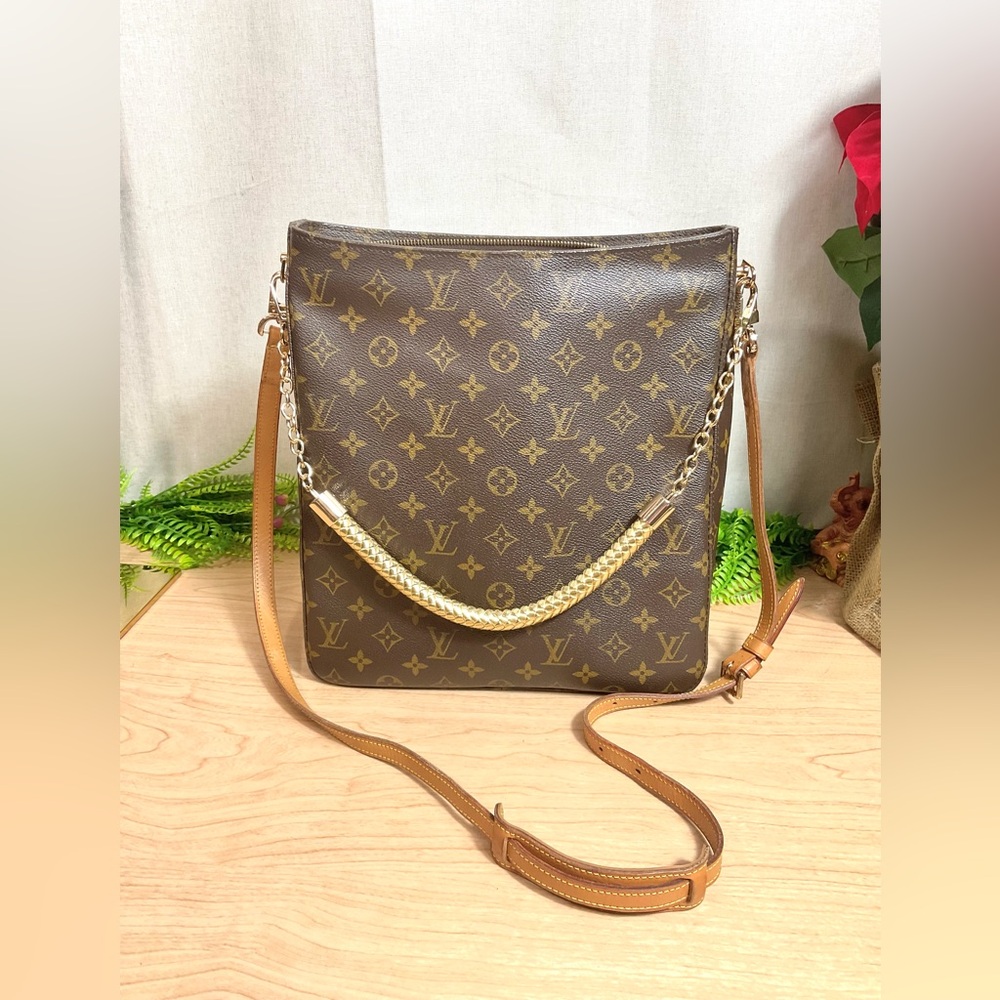 LOUIS VUITTON ✅ AUTHENTIC GM SIZE LOOPING BAG - Picture 3 of 12